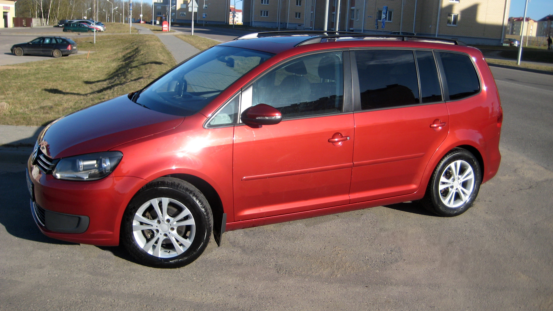 Продажа Volkswagen Touran (1G) 2011 (бензин, МКПП) — с историей  обслуживания — DRIVE2.RU