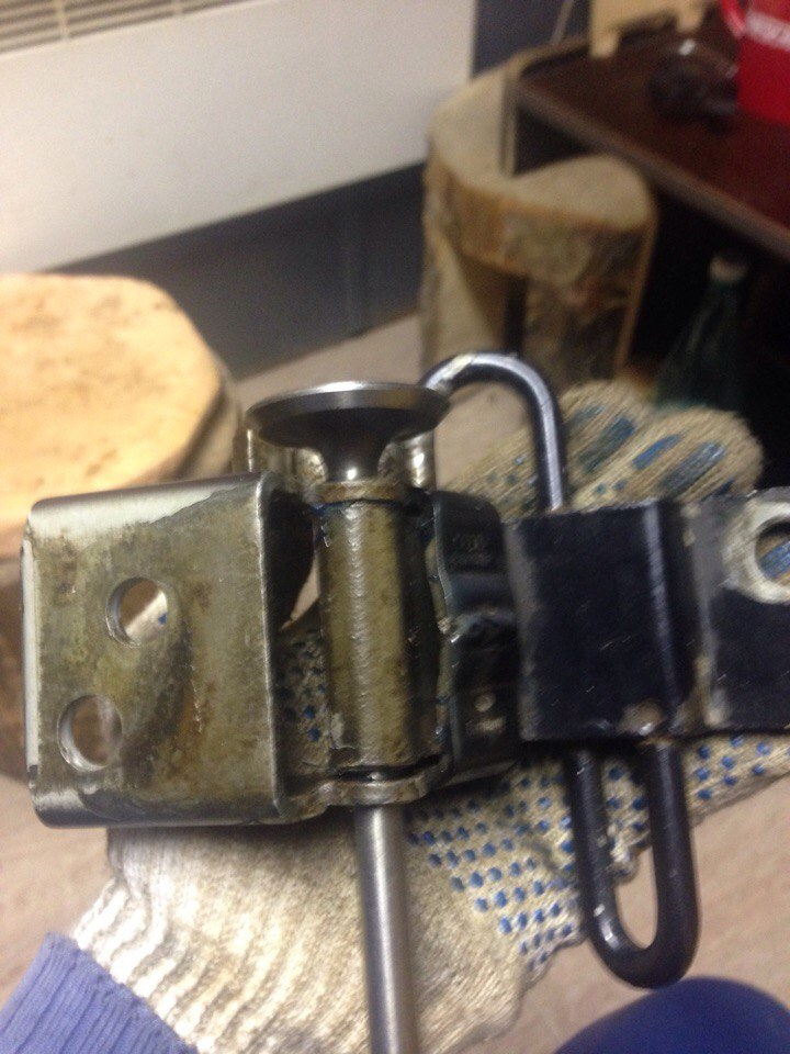 Петля двери форд проб. Ремонт петли своими руками. Ремкомплект петлей chevrolet lacetti. Камри 40 ремонт петель двери. Ремонт петли своими руками.