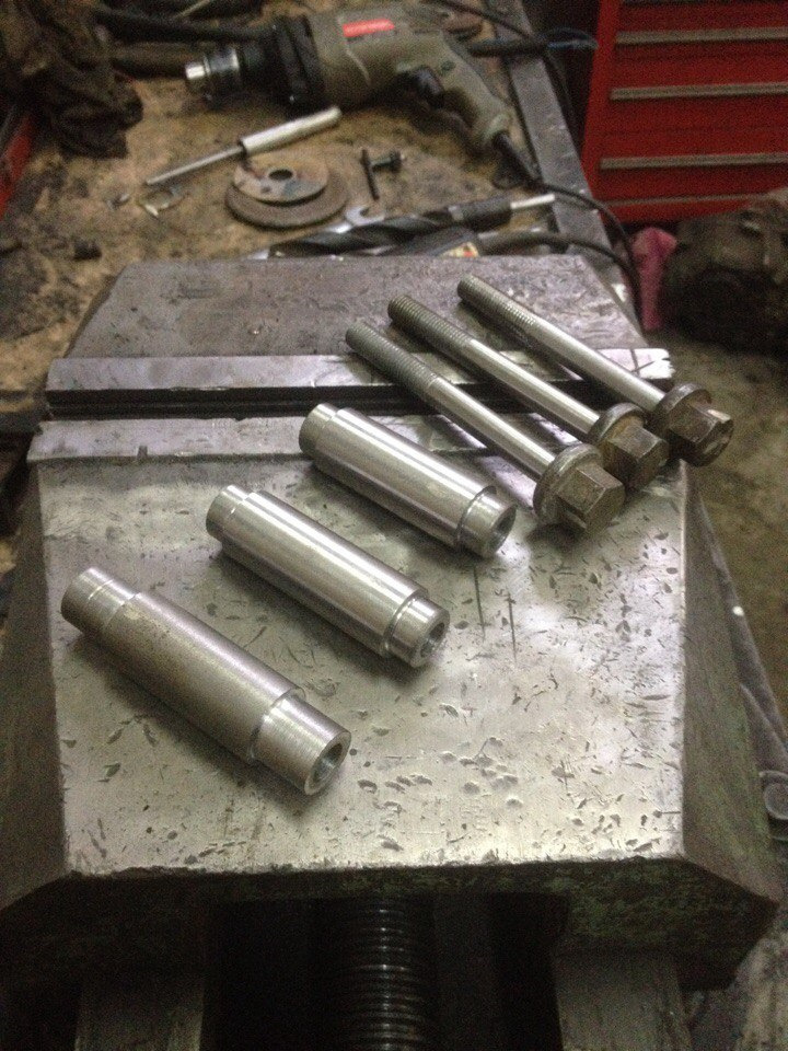 Усиленное крепление рулевого редуктора — УАЗ 469, 3 л, 1986 года ...