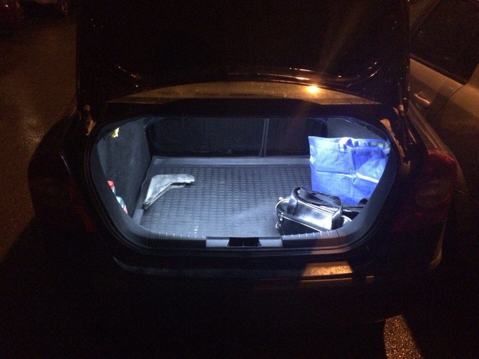 Подсвет багажника как по кайфу — Ford Focus Sedan II, 2 л, 2005 года ...