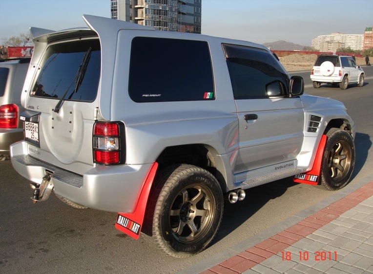 Спойлер на паджеро 2. Mitsubishi Pajero Evolution 1997. Спойлер Паджеро 2. Обвес Pajero Evolution. Спойлер Pajero 3 EVO.