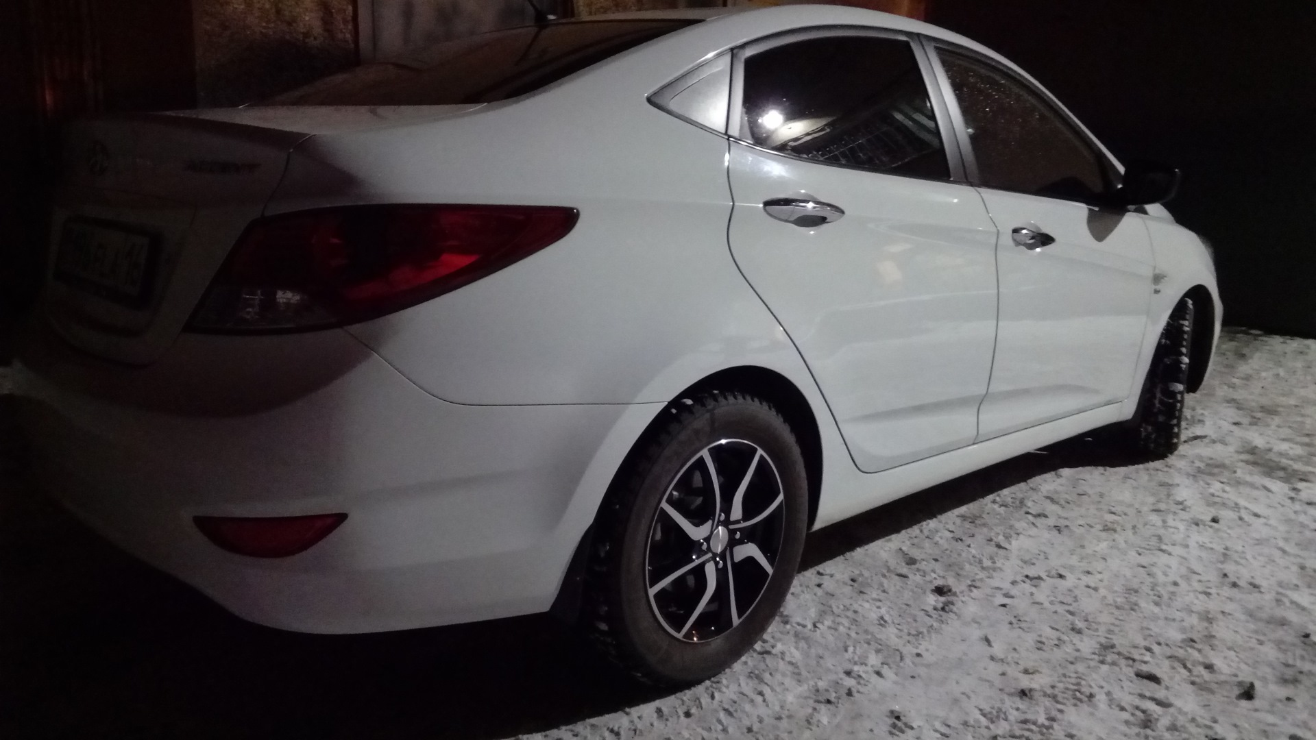 Hyundai Accent (4G) 1.6 бензиновый 2011 | 1.6 АКПП на DRIVE2