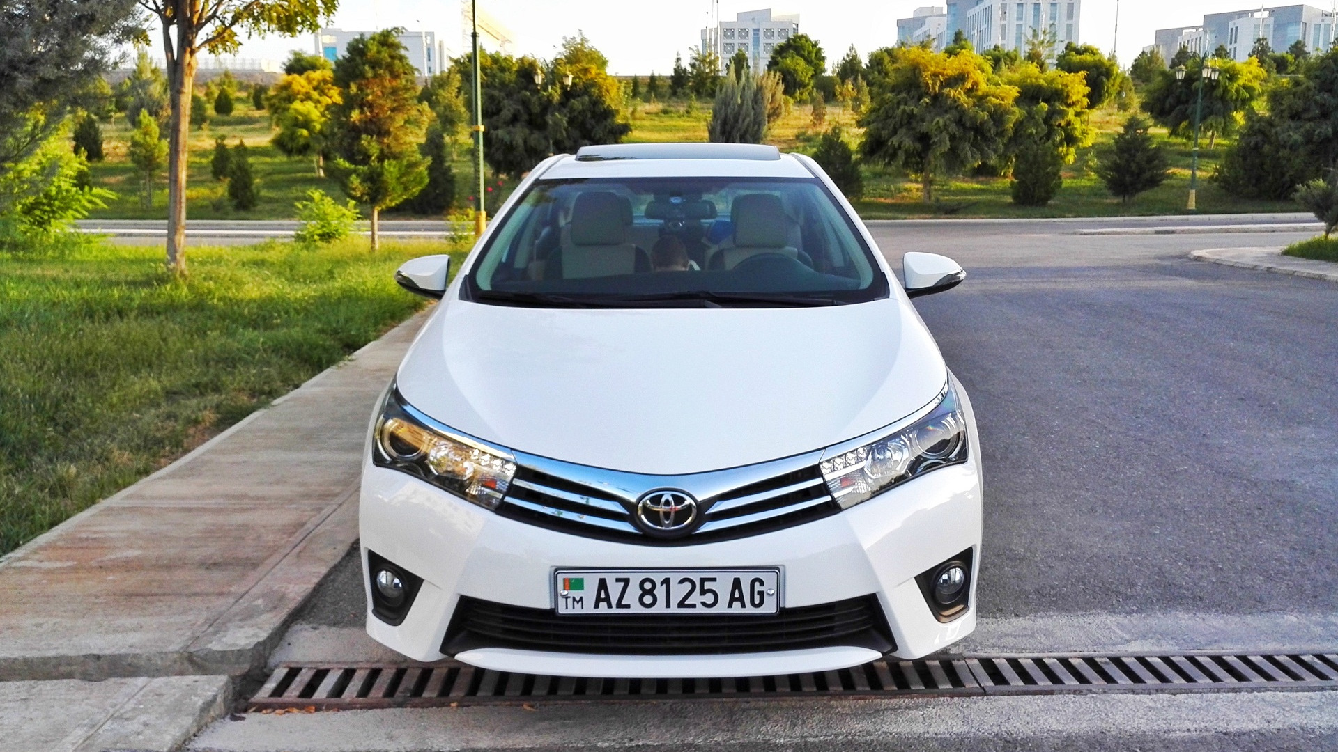 Тойота королла отзывы. Toyota Corolla 2014 Turkmenistan. Toyota Corolla Turkmenistan. Asgabat Toyota Corolla. Тойота Королла 2.0.