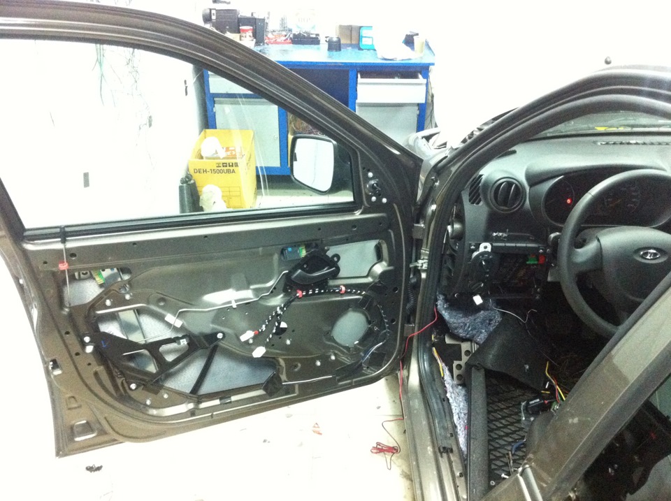 Установка сигнализации и парктроника. — Lada Гранта, 1,6 л, 2013 года ...