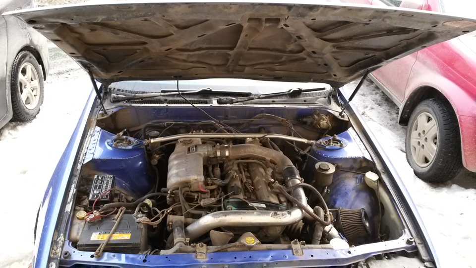 Держатели капота :] — Nissan Cefiro (A31), 1989 года | просто так | DRIVE2