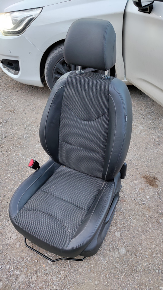 Передние сиденья от С4 Sedan на Citroen C4 L, Citroen C4 (2G). Б/у | 30 ...