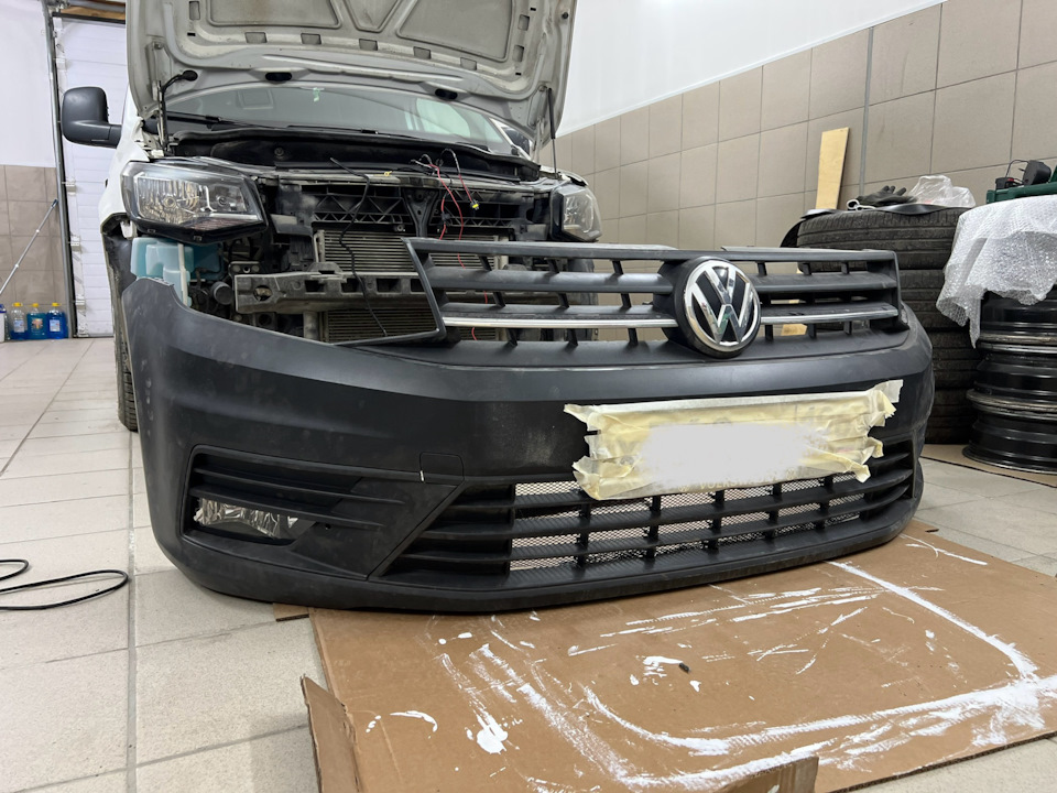 Прикручиваем птф на саморезы. Купить заранее саморезы vag под торкс — Volkswagen Caddy (4G)