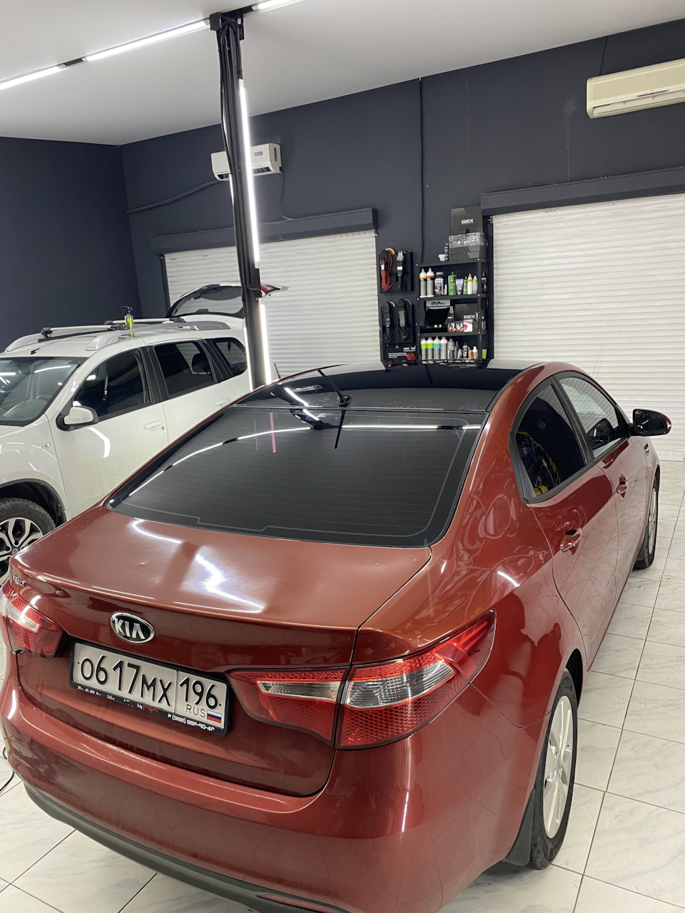 Черная пленка на крышу — KIA Rio (3G), 1,6 л, 2013 года | тюнинг | DRIVE2