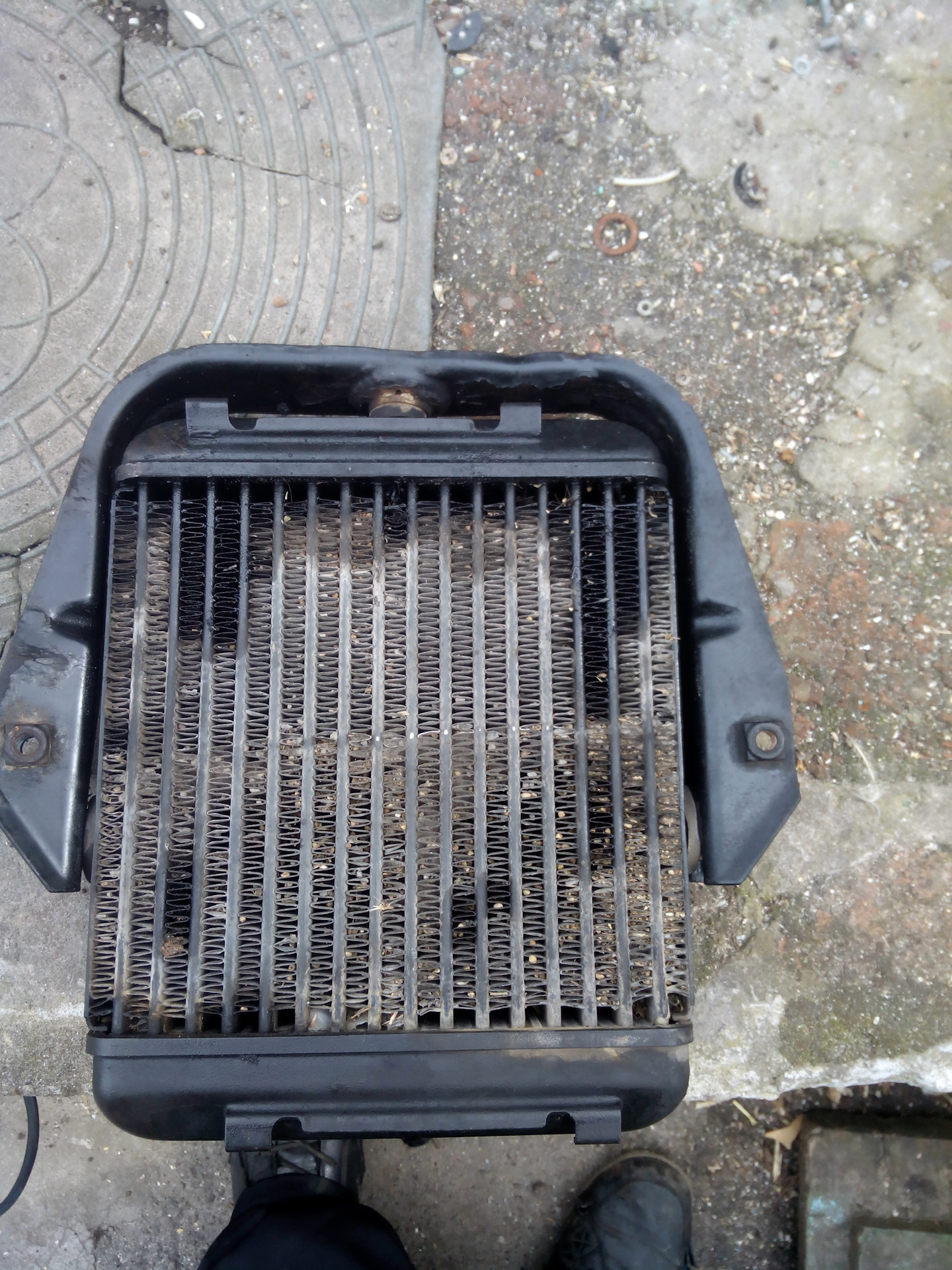 Радиатор акпп omega. Масляный радиатор опель омега б. 5. Масляный радиатор hyundai tucson 2. Радиатор масляный 2 5.