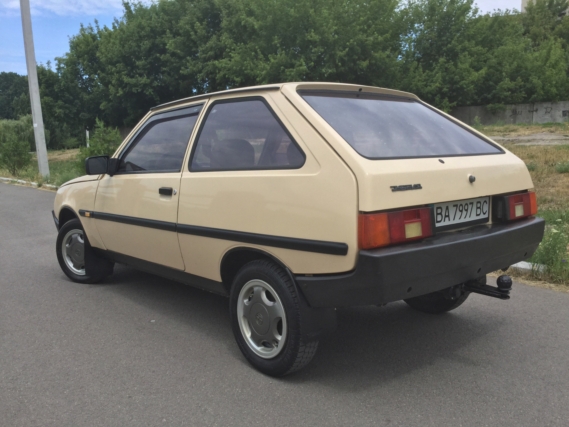 1102. ЗАЗ-1102 «Таврия». Таврия 1102. ЗАЗ-1102 Таврия 4 дверная. ЗАЗ 1102 Таврия год выпуска.