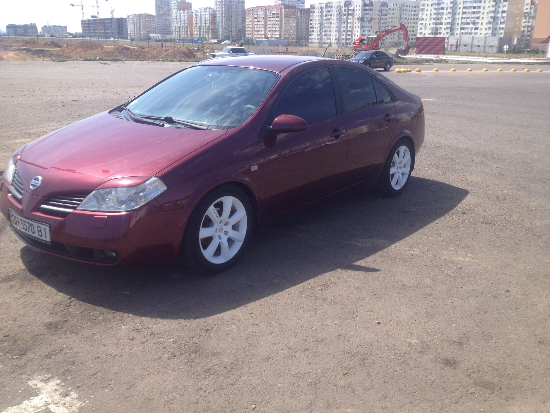 Ниссан примера 1.6. Диски r17 Nissan primera. Ниссан премьера 2006 на дисках r17. Work r17 на Ниссан примера. Ниссан примера в Клину.