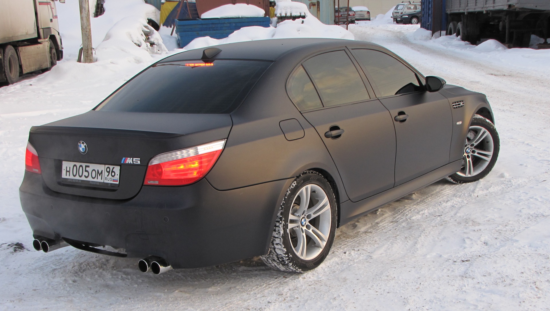 BMW e60 черный мат