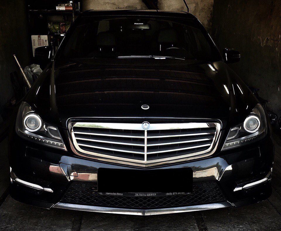 Решетка на месте! — Mercedes-Benz C-Class (W204), 1,8 л, 2012 года ...