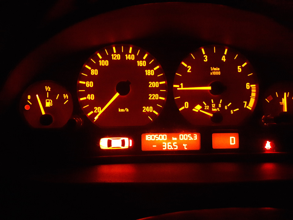 Давануло бензин из под форсунок — BMW 3 series (E46), 2,2 л, 2001 года ...