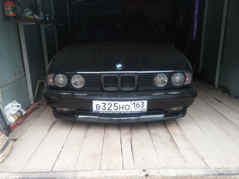 Е34 узкая. BMW e34 широкая морда. БМВ е34 широкая морда и узкая. БМВ е34 широкая морда. БМВ 34 широкая морда.