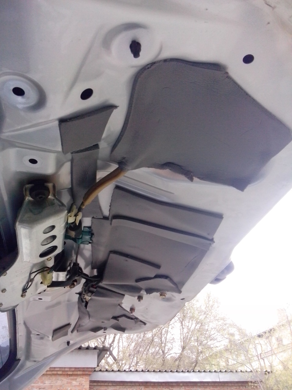 Громко хлопают двери — делай вибро+шумо изоляцию))да и для качества ...