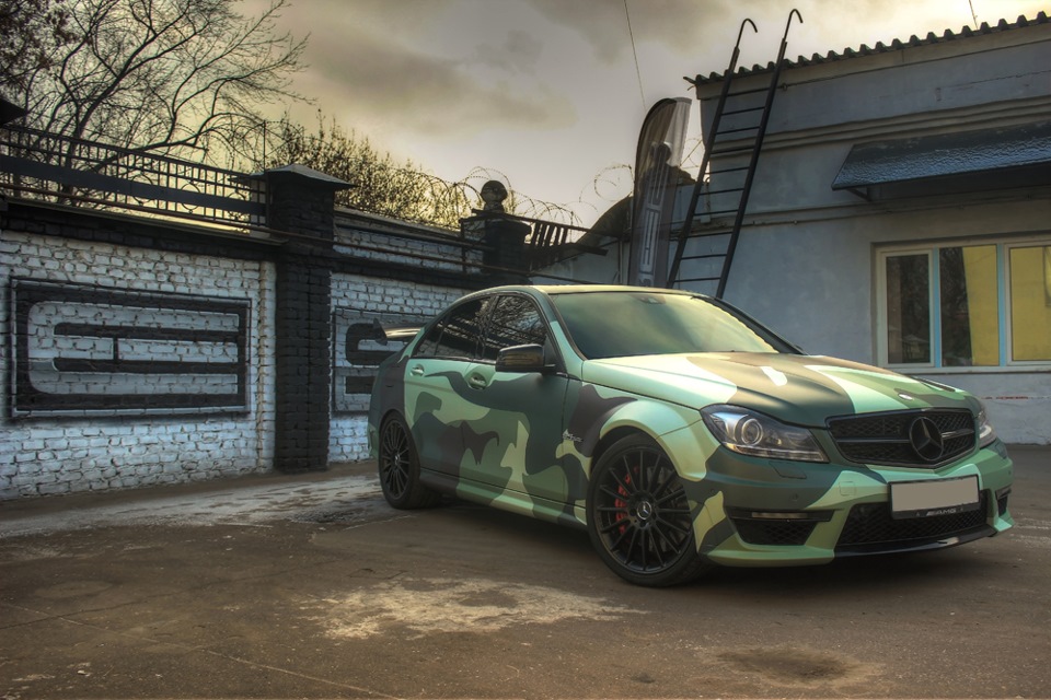 Mercedes c63 AMG камуфляж