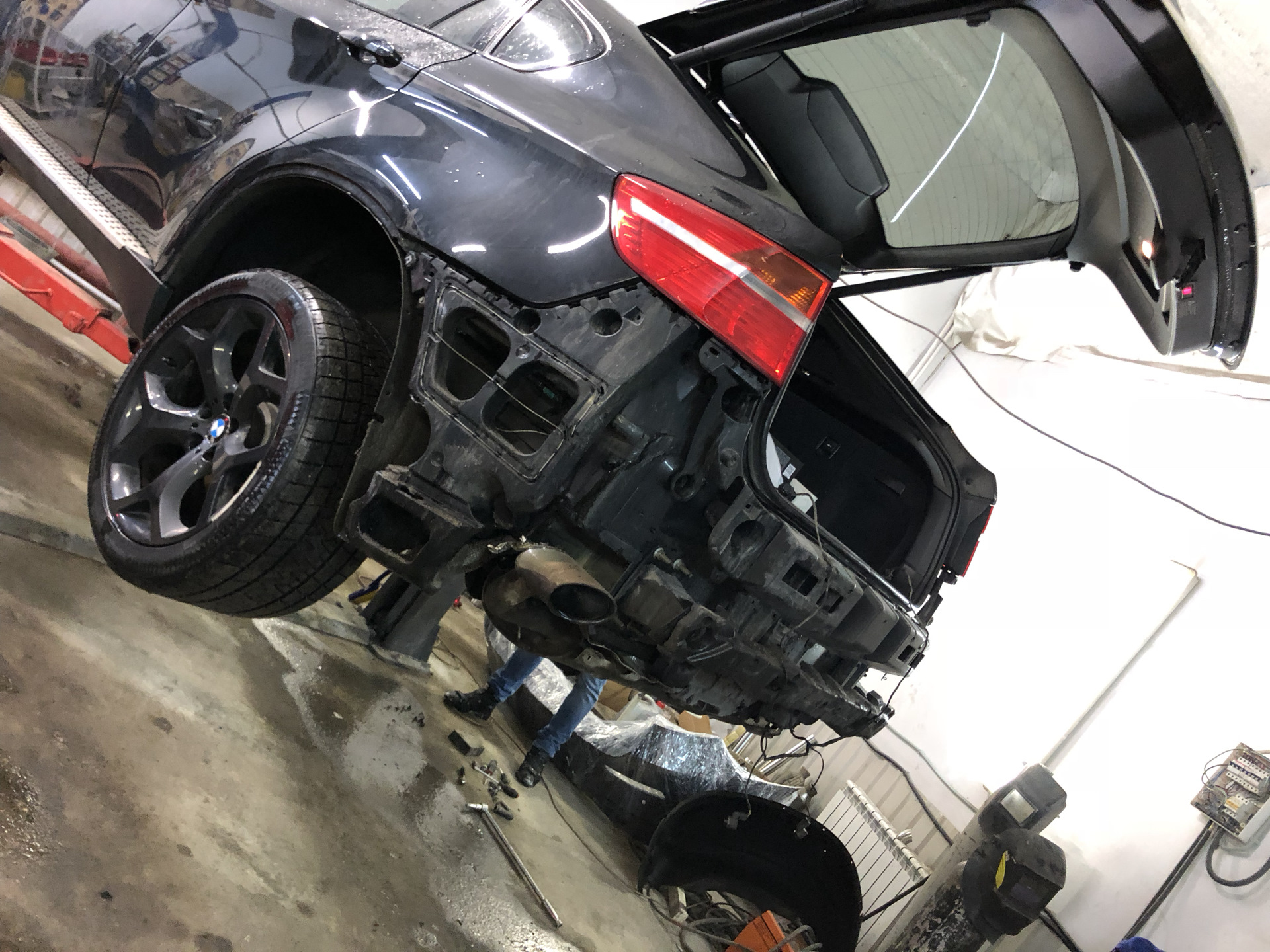 Как снять бампер х6 Рестайлинг Заднего бампера на х6М е71 - BMW X6 (E71/E72), 4,4 л, 2012 года кузов