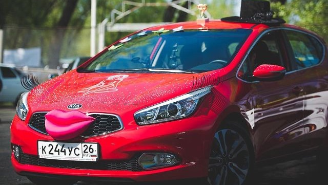 KIA Ceed ЛЕДИ В КРАСНОМ.....