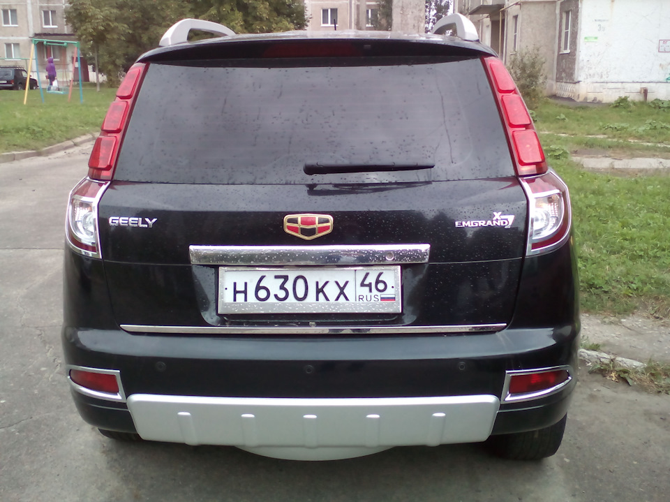 Geely Emgrand x7 красный