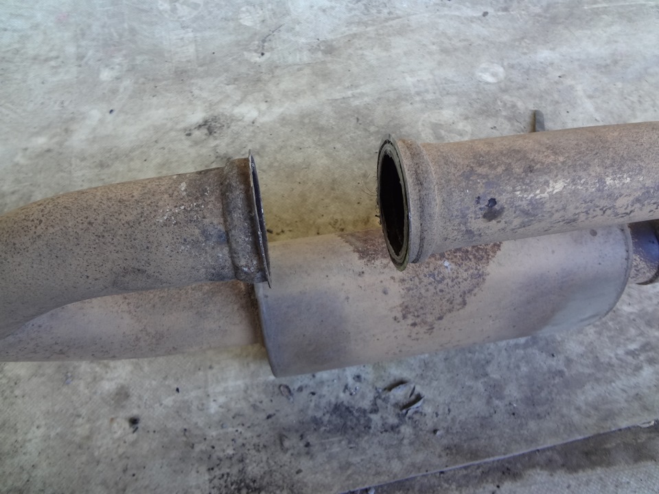 прогорела гофра глушителя — SEAT Altea Freetrack, 2 л, 2008 года ...