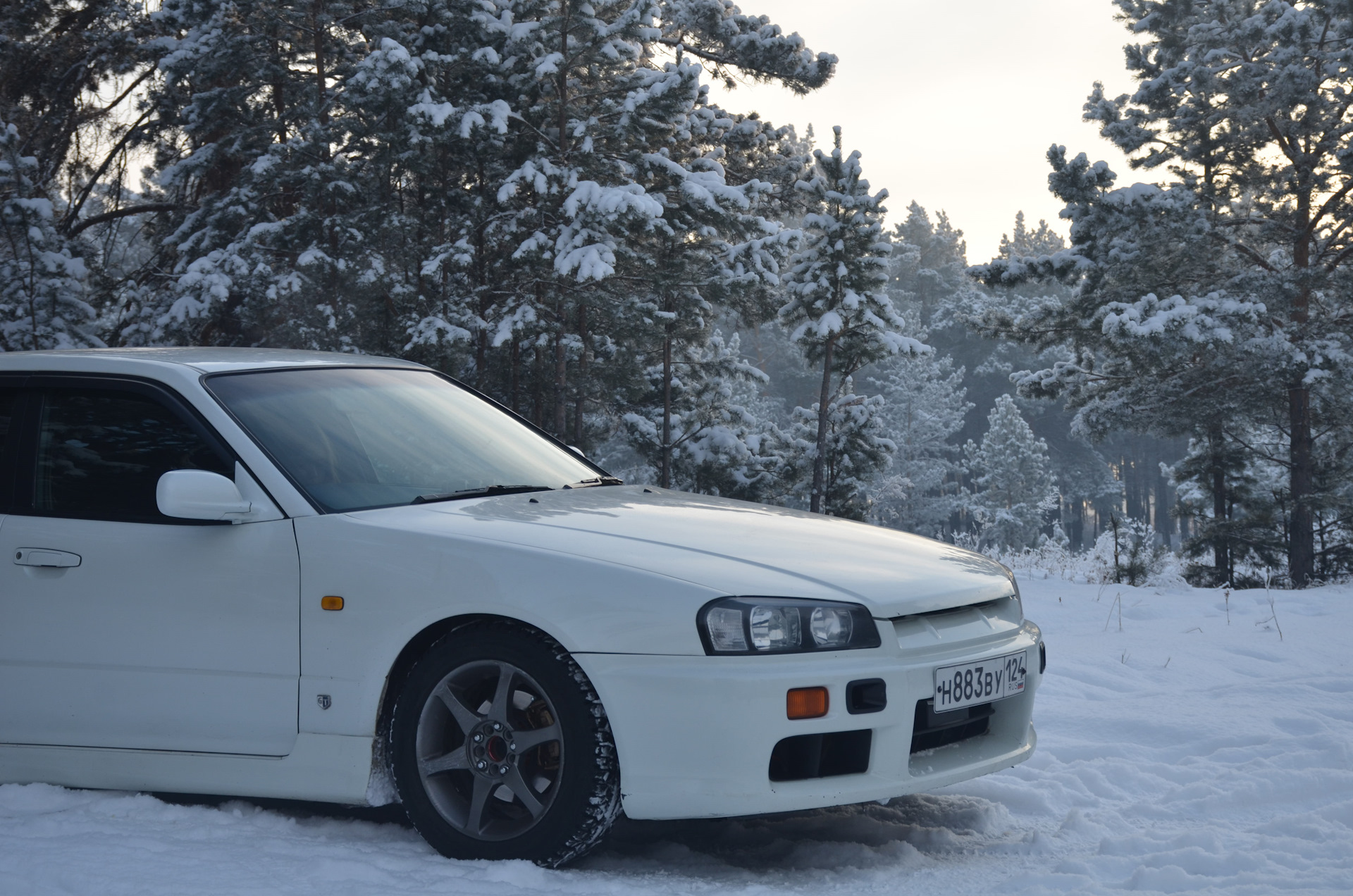 Nissan Skyline gt r зима