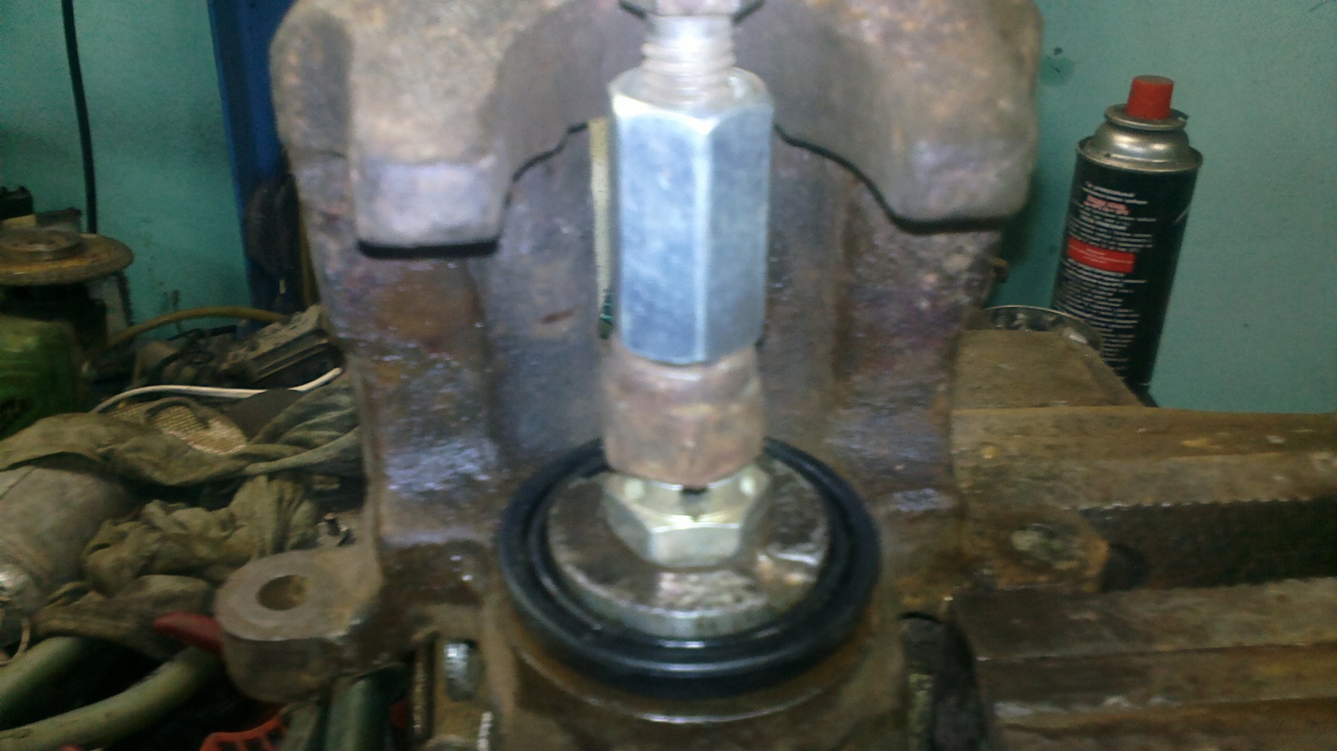 Установка ремкомплекта суппорта ЗДТ. — Lada 21099, 1,5 л, 1997 года ...