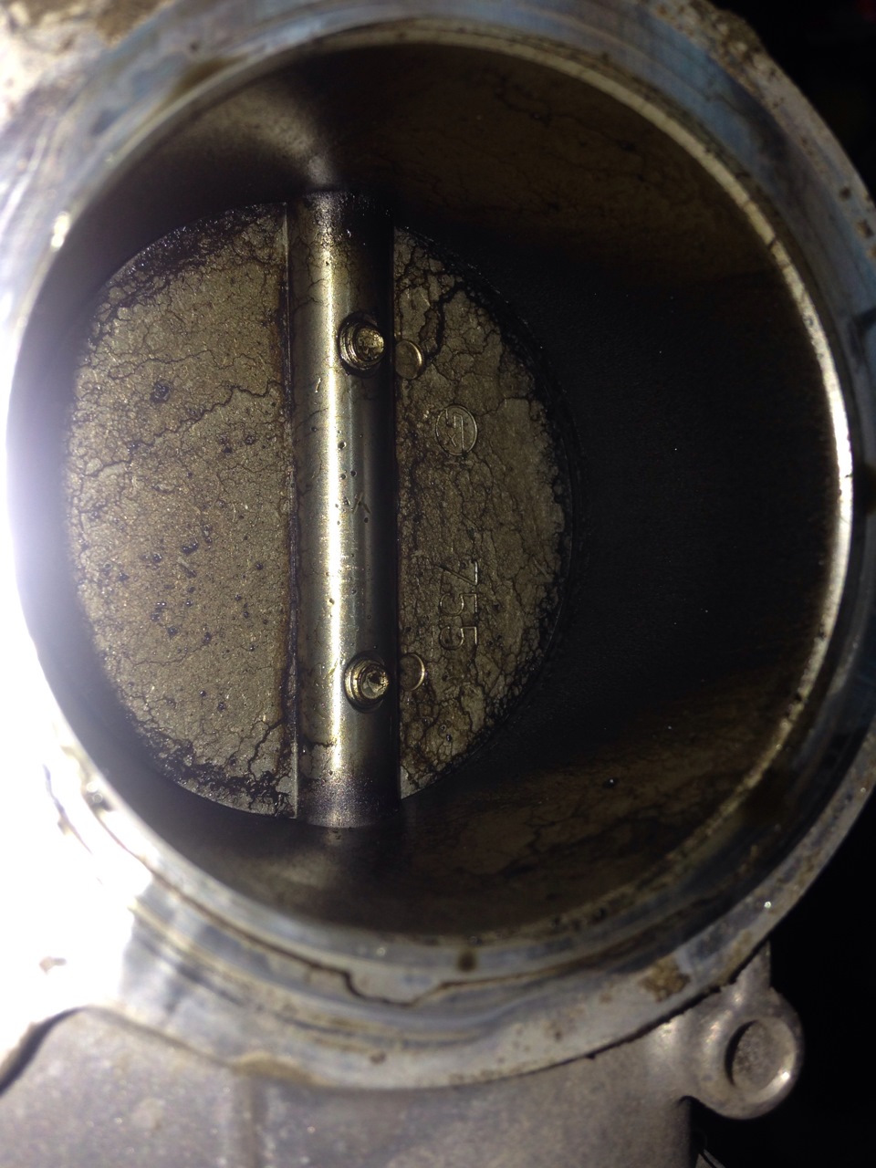 Чистка дросселя — Lada Калина хэтчбек, 1,4 л, 2011 года | своими руками ...