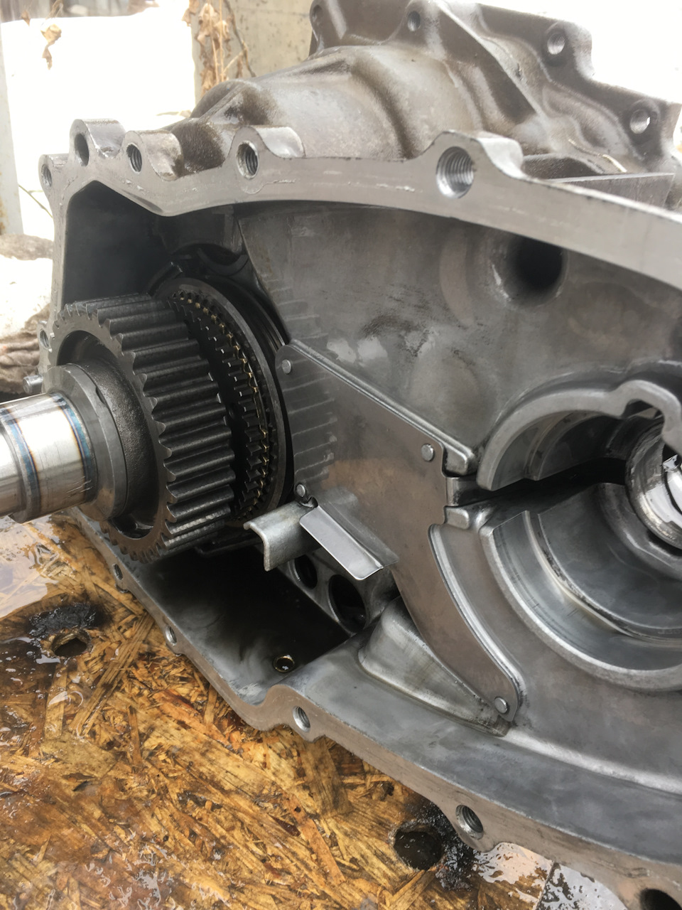 Переборка раздатки — Mitsubishi Montero III (V60), 3,5 л, 2000 года ...