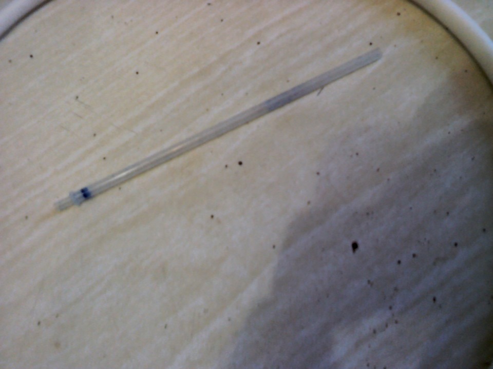 Шланг вакуумника(от тазика) и самодельный штуцер. — Daewoo Nexia, 1,5 л ...