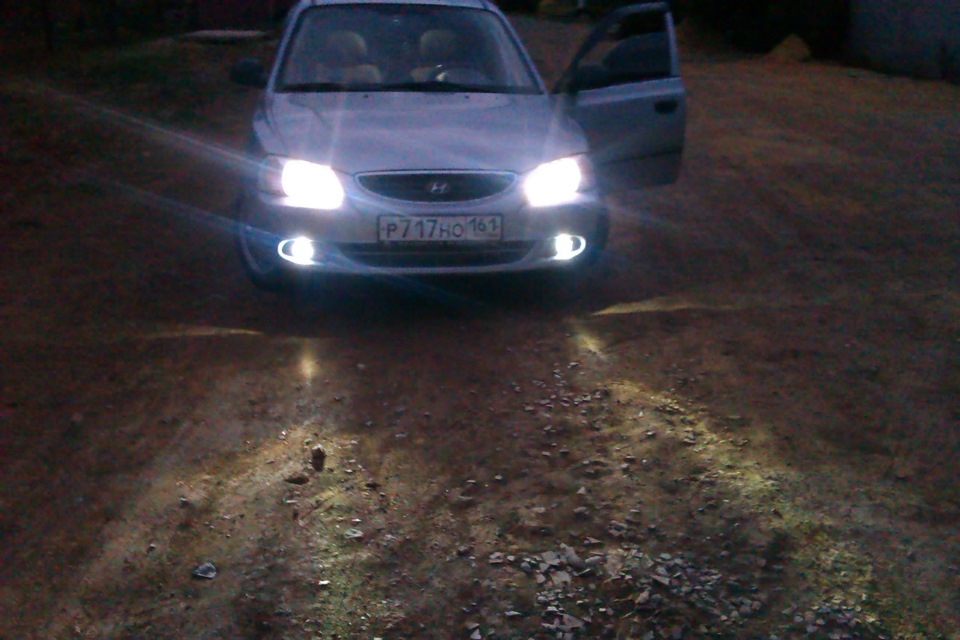 Туманки с линзами — Hyundai Accent (2G), 1,5 л, 2006 года | тюнинг | DRIVE2