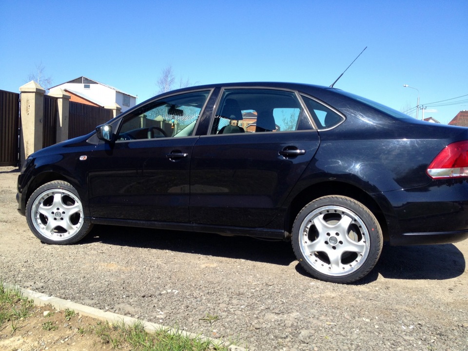 Диски 2013. Диски Alutec r17. 215/40 R17 Polo. VW Polo r17 40. 215/40 R17 Polo sedan.