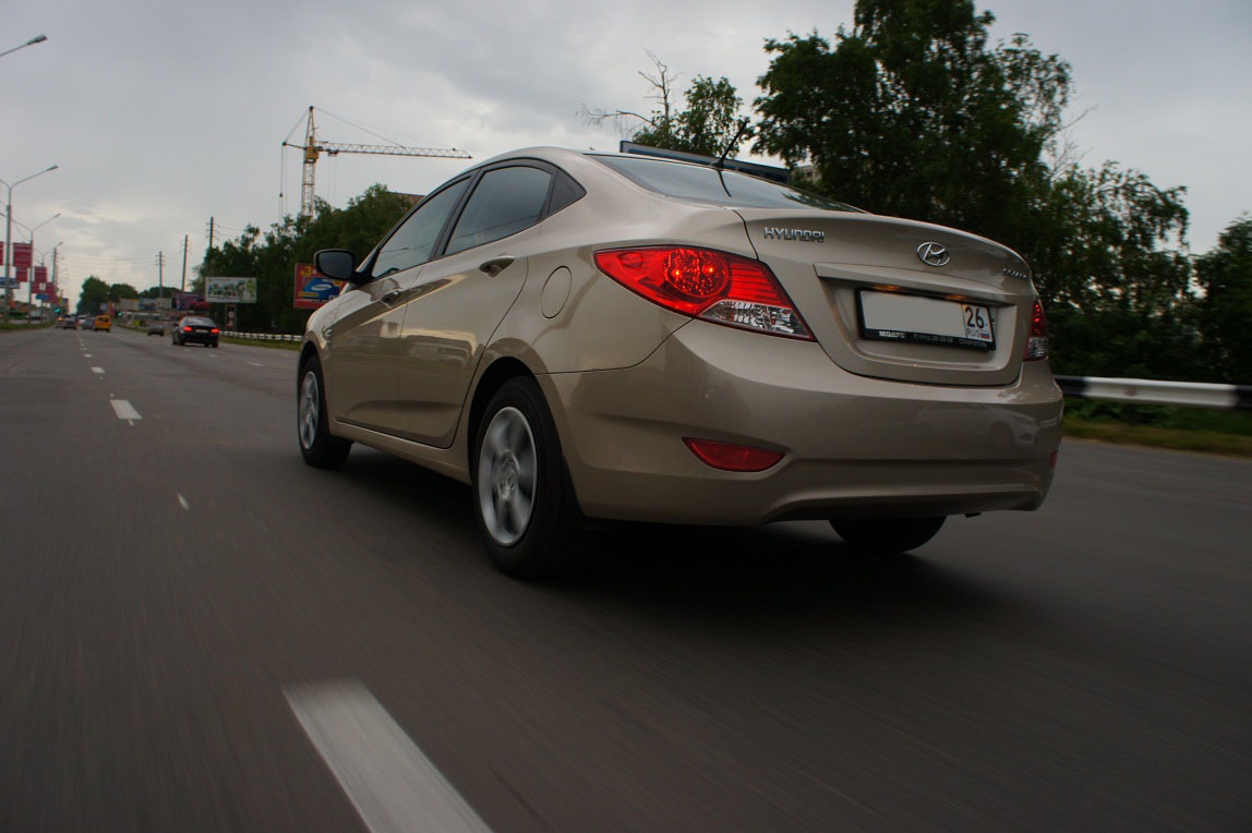 Hyundai Solaris бежевый металлик