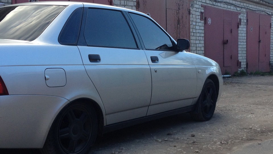 Радикально черный цвет — Lada Приора седан, 1,6 л, 2008 года | стайлинг ...