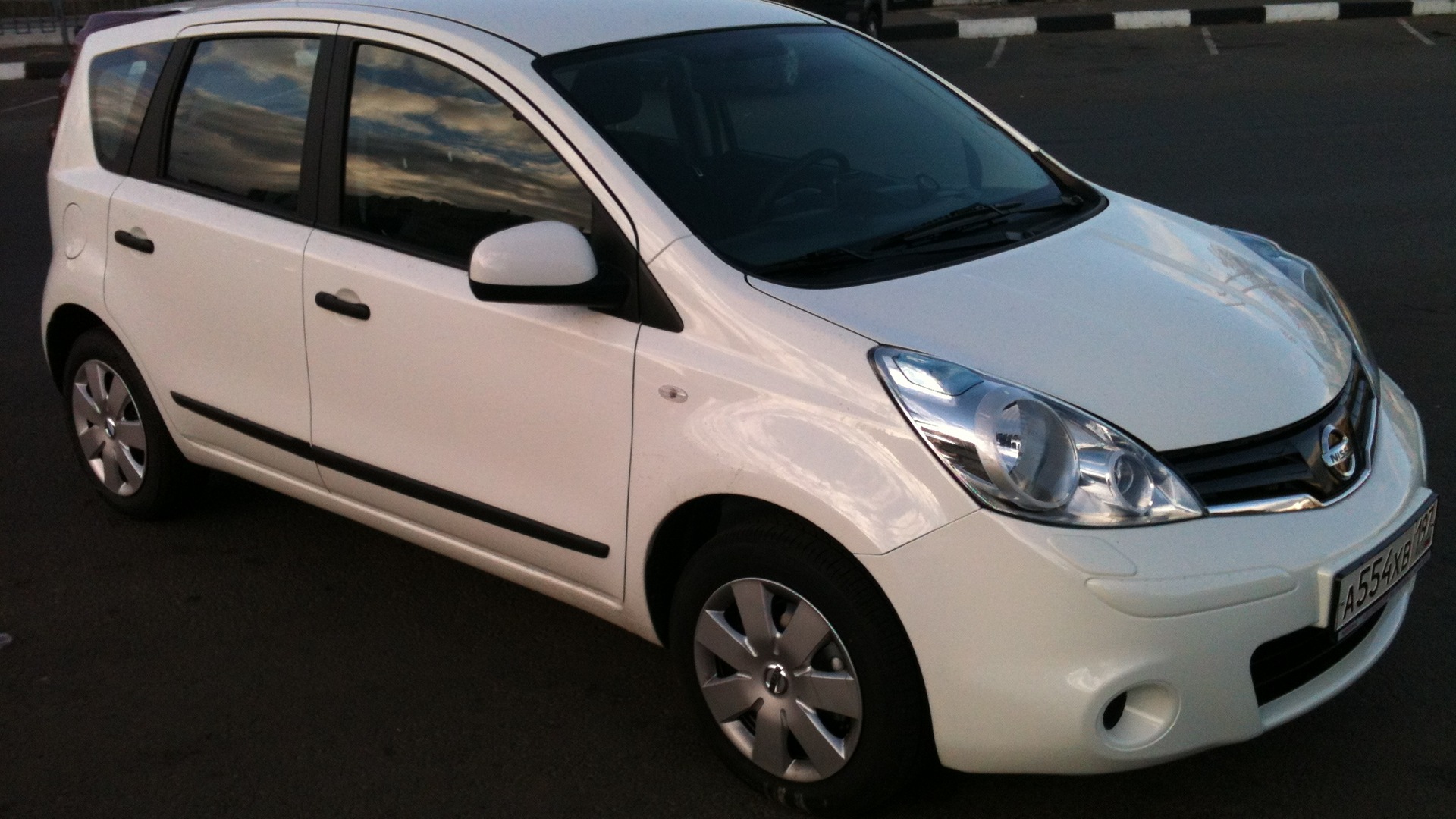 Note 13 цвета. Ниссан ноут белый. Note e11 Рестайлинг белый. Nissan Note 13. Ниссан енот белый