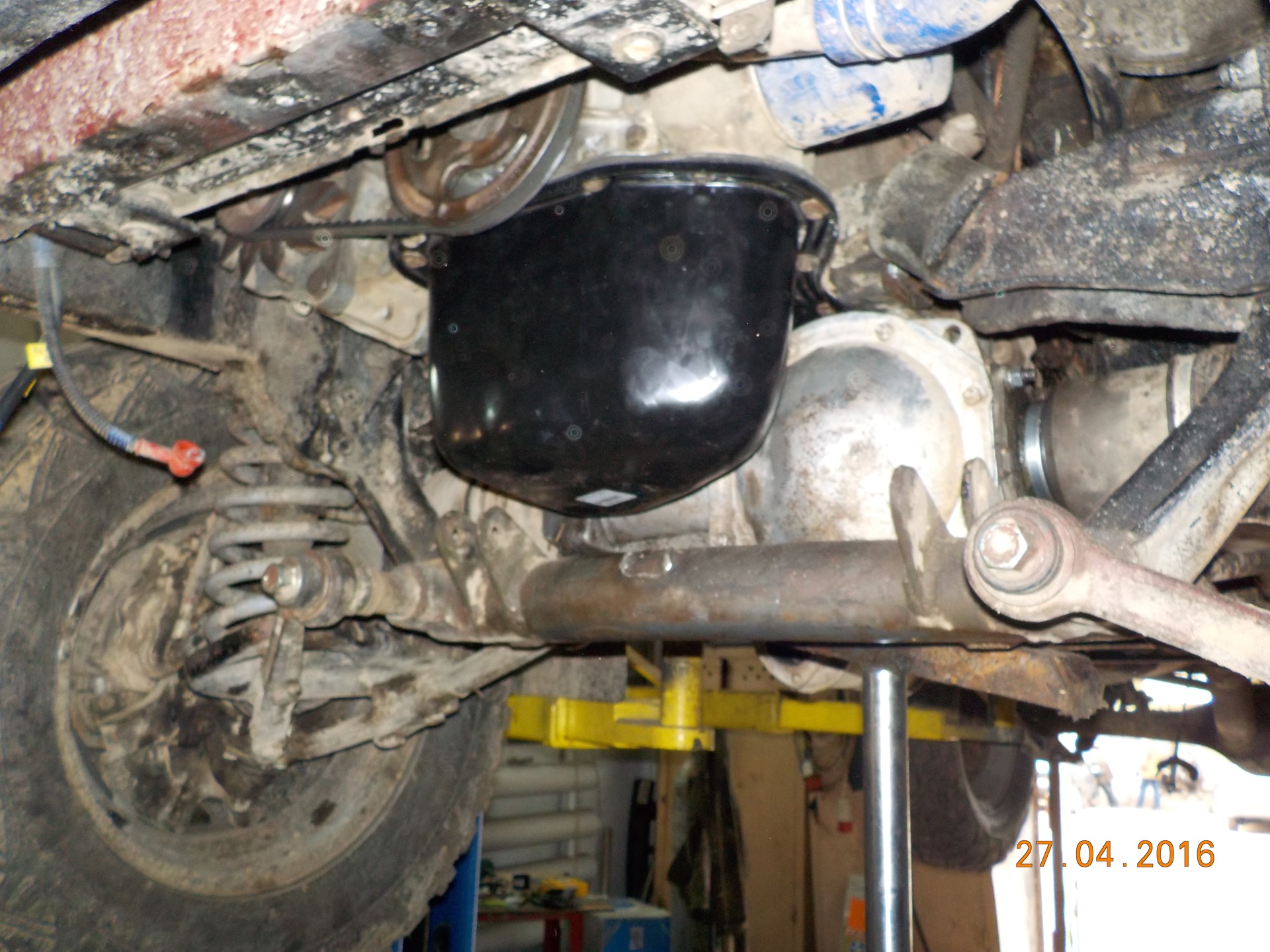 Картер поддона ДВС прохудился — Lada 4x4 3D, 1,7 л, 1996 года ...