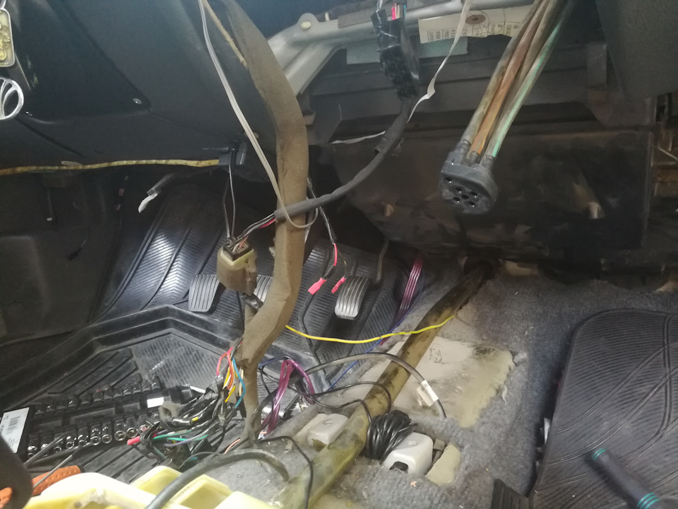 Ещё чуть чуть… Могла только представить как будет тяжко добраться до радиатора ((( — Daewoo Nexia (2G)