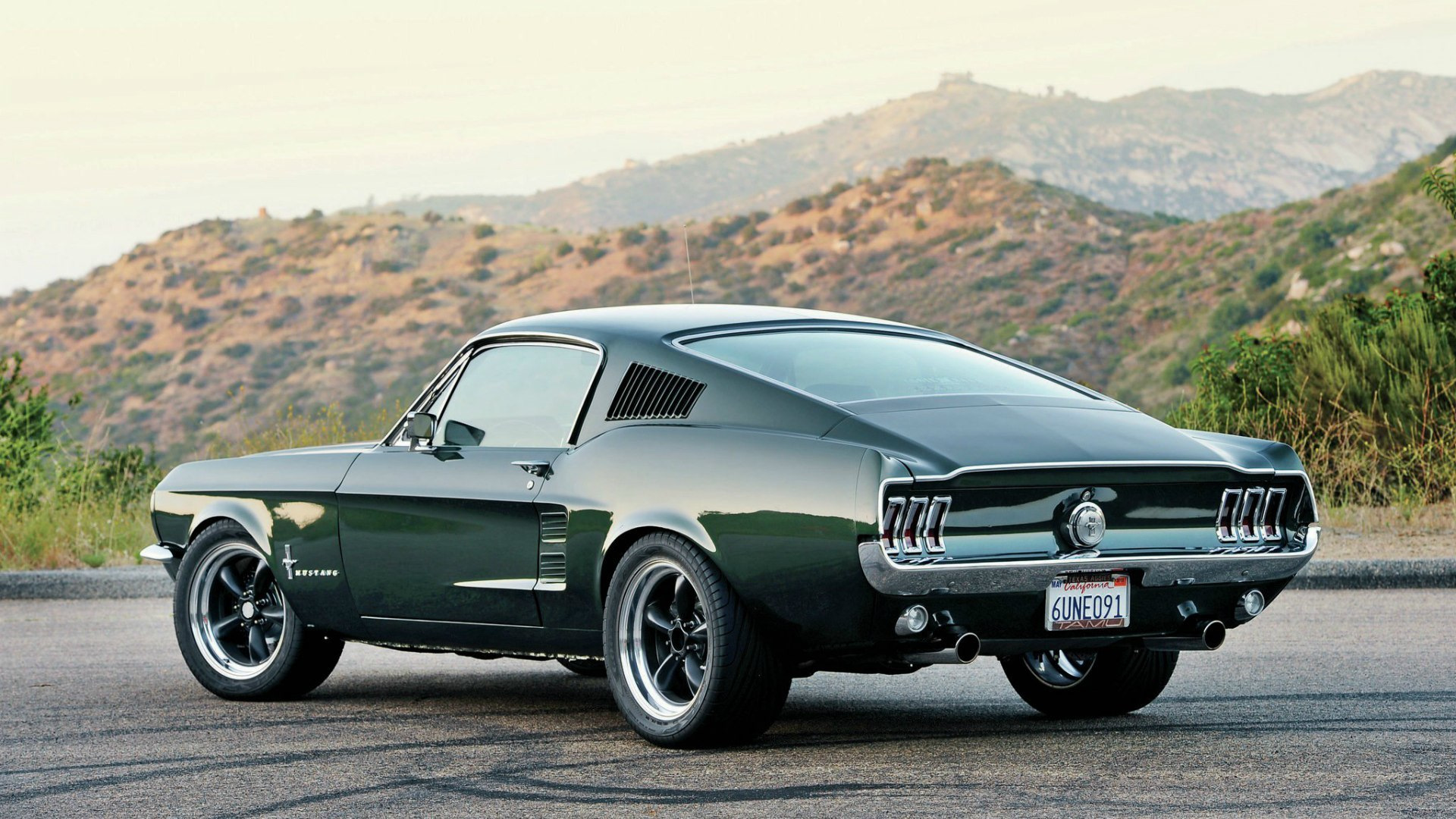 Ford Mustang 1967 капот