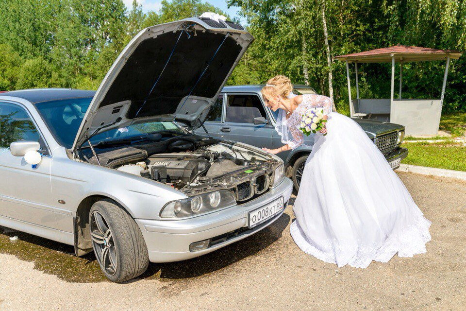 Замена патрубка (тройника) системы охлаждения — BMW 5 series (E39), 2,5 ...