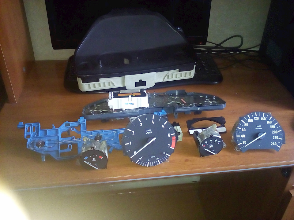 Разборка приборной панели — BMW 5 series (E34), 2,5 л, 1991 года ...