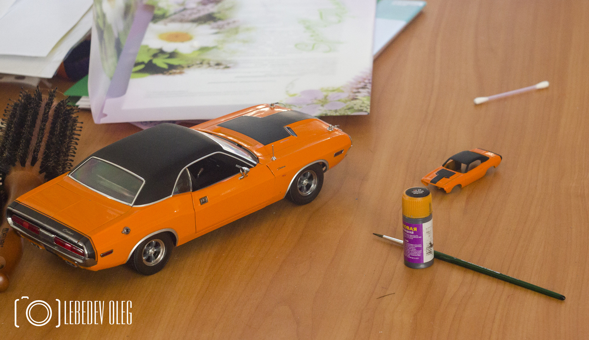 Машинка hot Wheels dodge Challenger