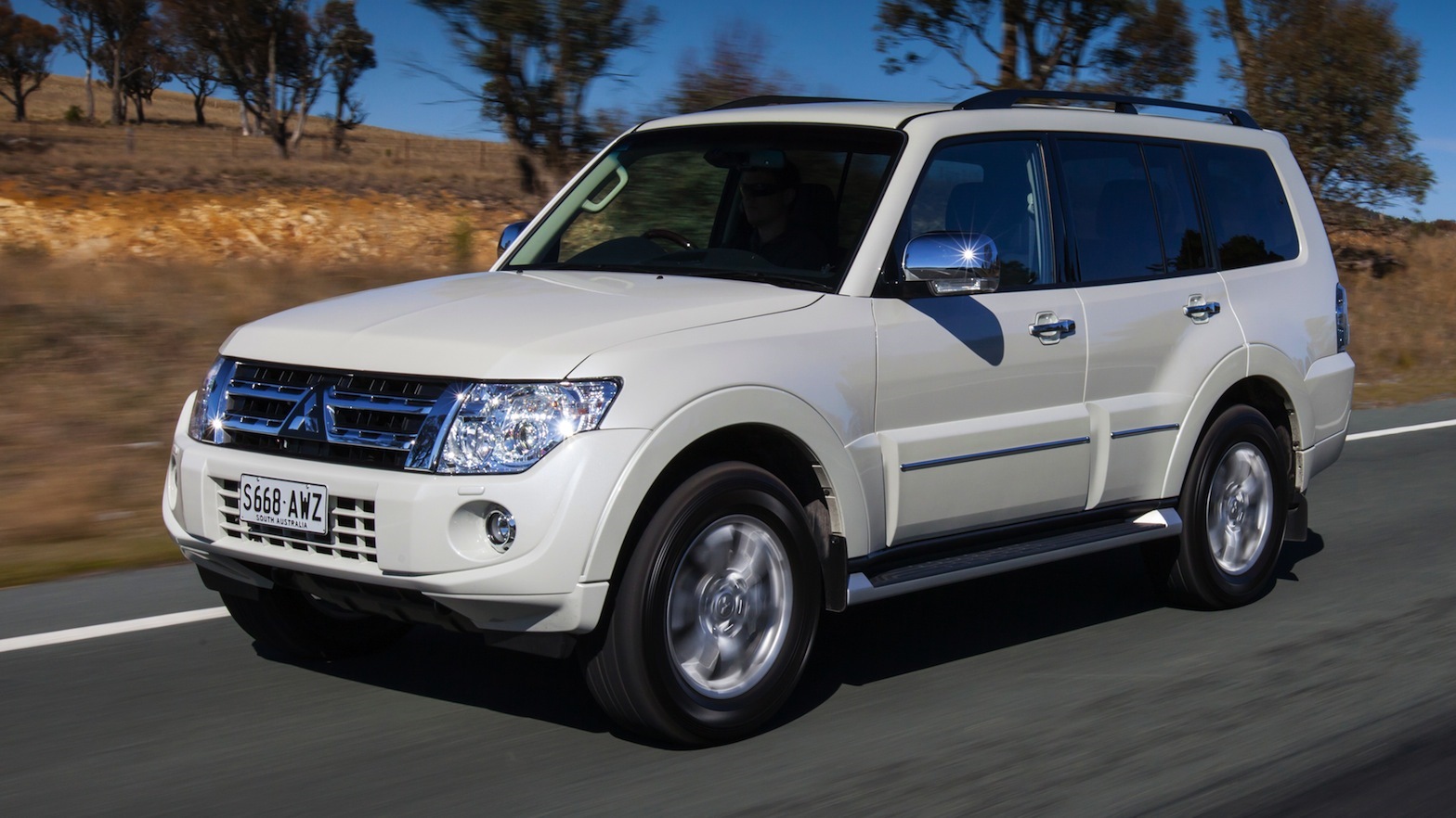 Mitsubishi pajero фото