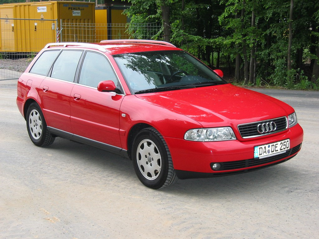 Купить ауди а 4 б 5. Ауди а4 б5 универсал. Audi a4 b5 универсал. Audi a4 b5 Авант. Ауди а4 Авант 1999.