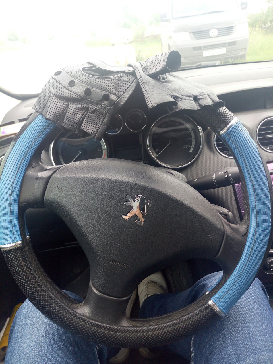 Перчатки для вождения — Peugeot 308 (1G), 2008 года | аксессуары | DRIVE2