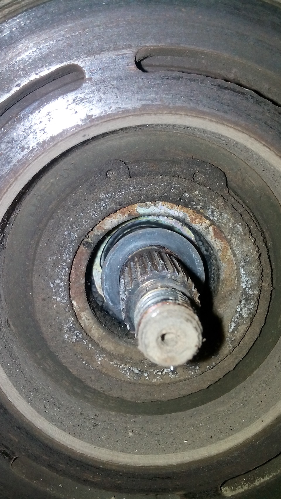 Замена подшипника шкива кондиционера — Peugeot 307, 2 л, 2003 года ...