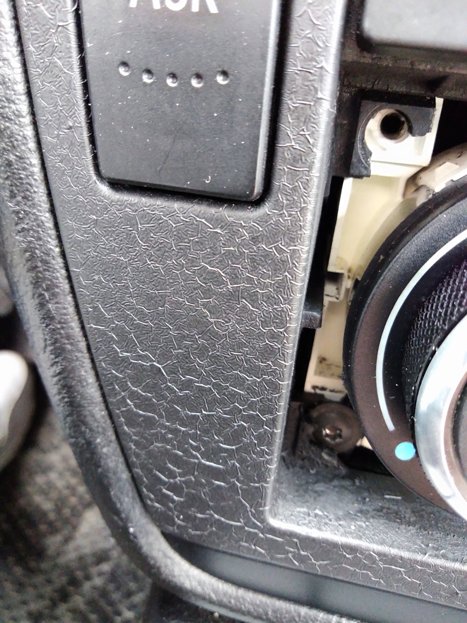 Решил покрасить консоль и дефлекторы вентиляции. — Volkswagen Passat B5 ...