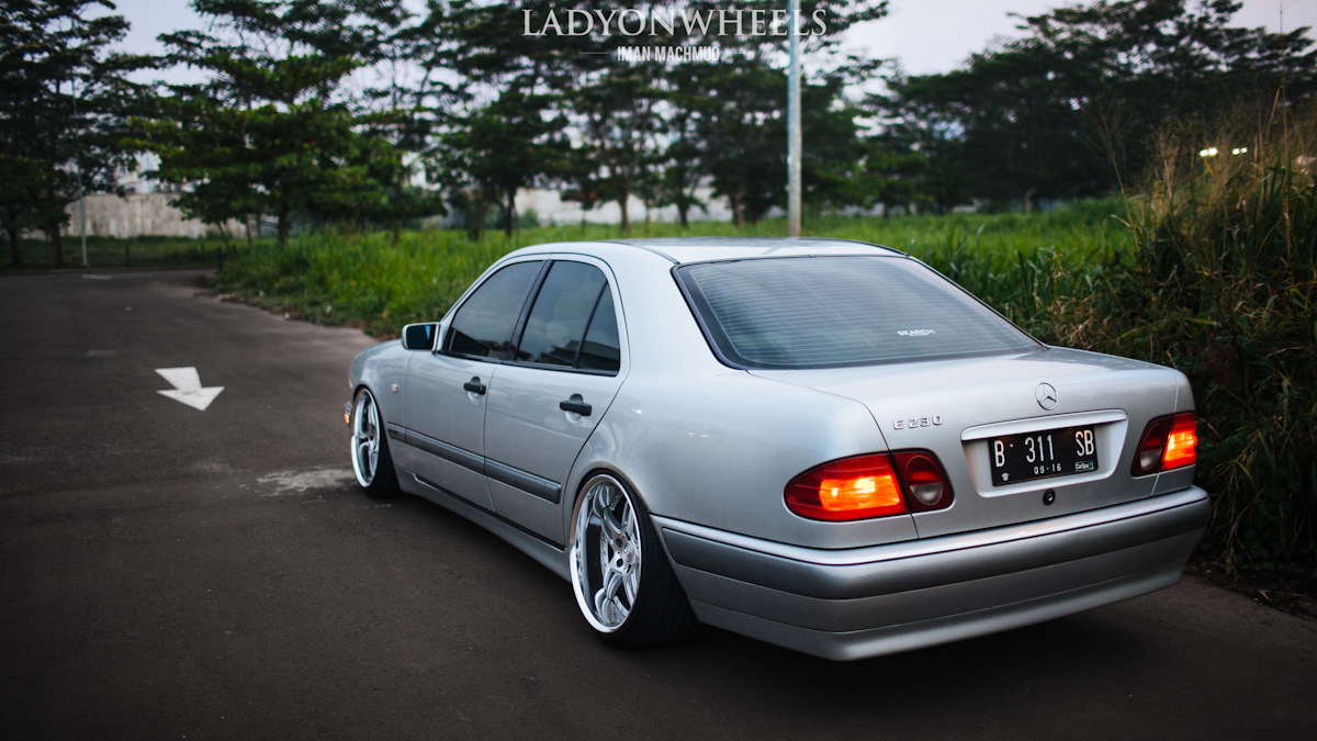 Mercedes w210 stance