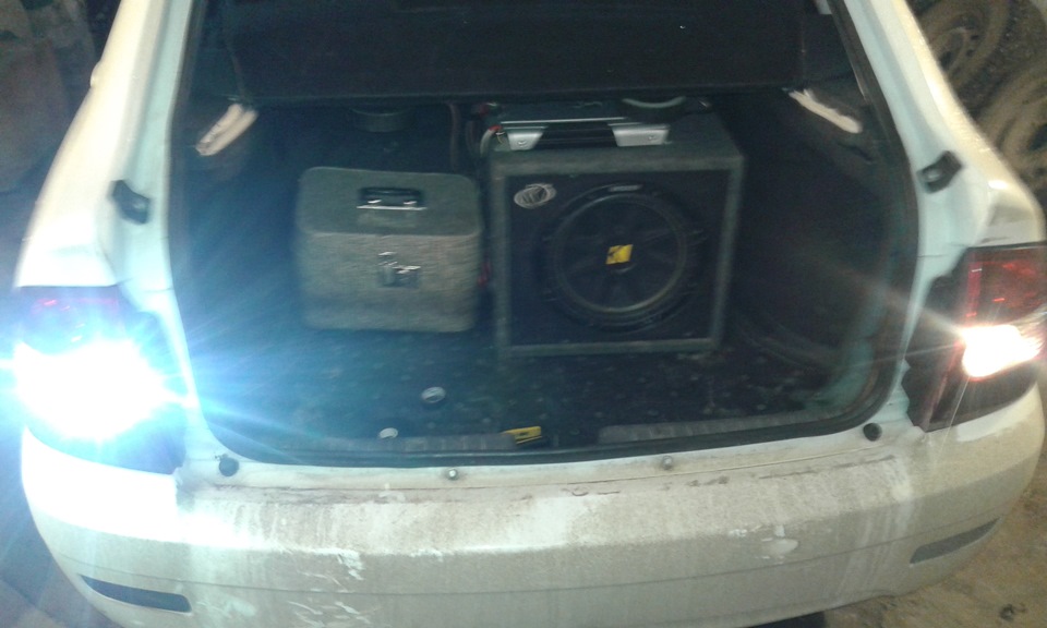 Свет мне в ж@пу! Или установка ксенона в задний ход))) — Lada Приора ...