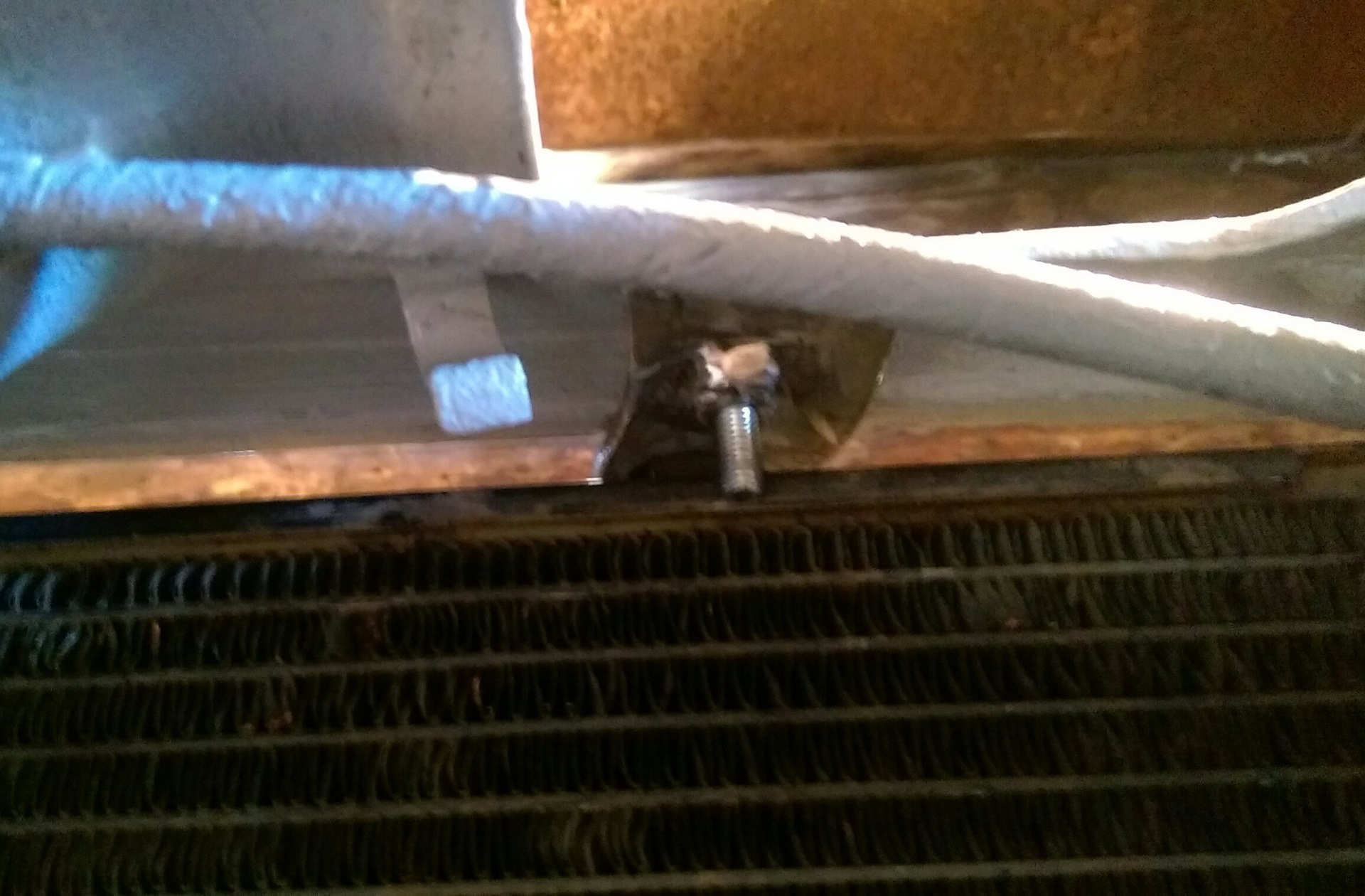 Придумал верхнее крепление радиатора — ГАЗ 2412, 2,5 л, 1990 года ...