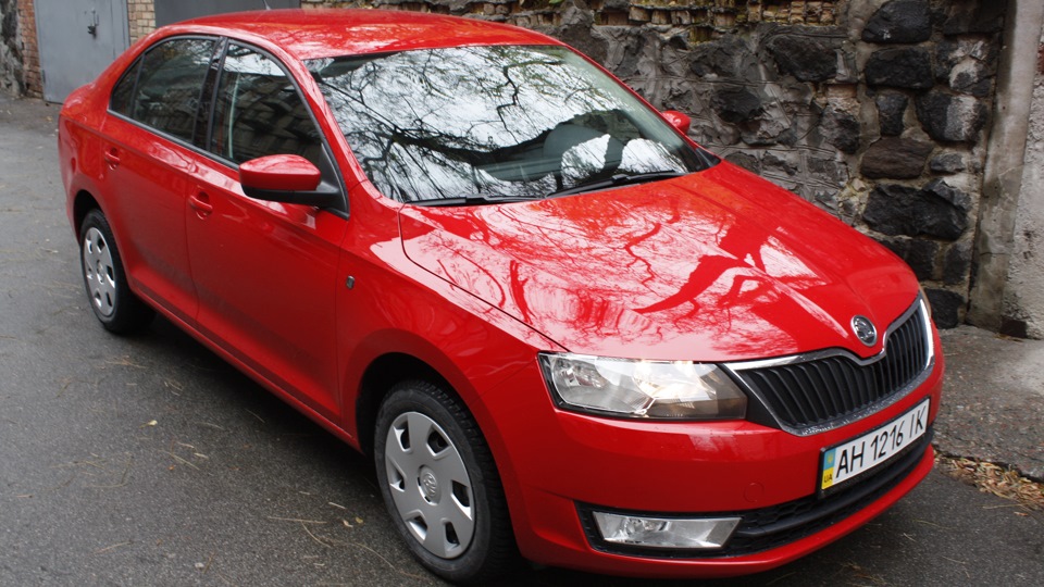 Красный Ruby Skoda Rapid